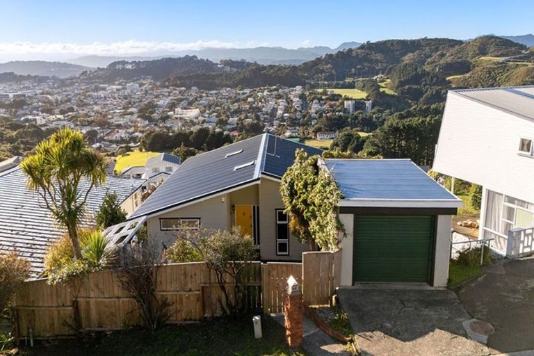 Photo of property in 42 Halifax Street, Kingston, Wellington, 6021