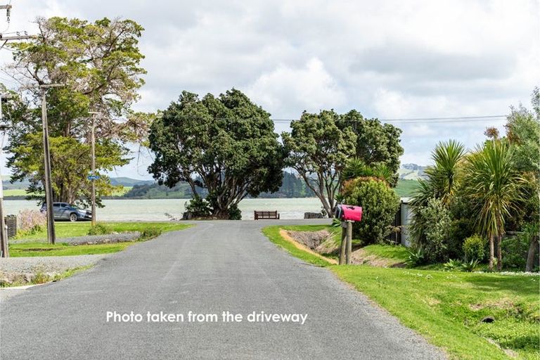 Photo of property in 9 Regent Street, Whakapirau, Maungaturoto, 0583