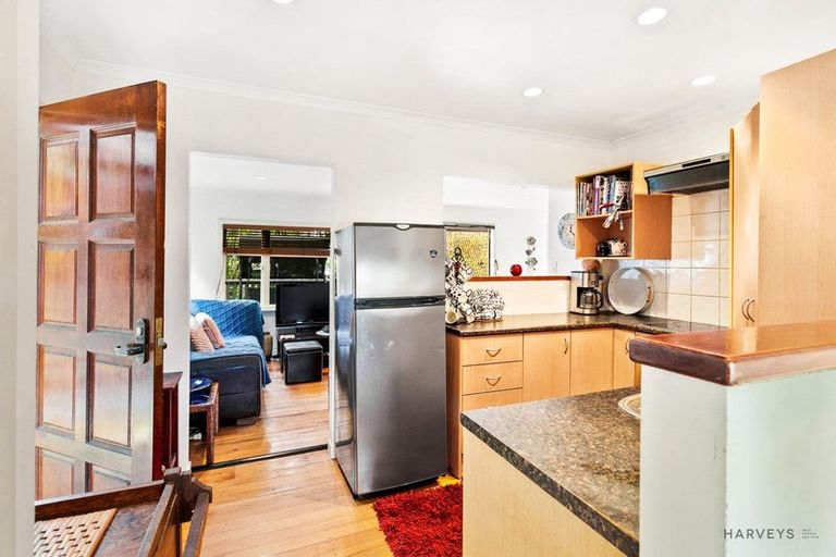 Photo of property in 7 Fairmount Road, Titirangi, Auckland, 0604