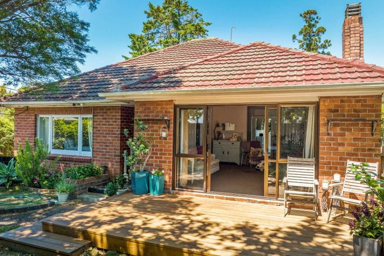 Photo of property in 20 Savoy Road, Glen Eden, Auckland, 0602