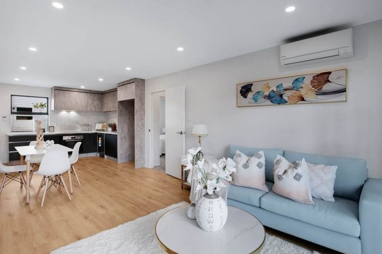 Photo of property in 129 Lancaster Road, Beach Haven, Auckland, 0626