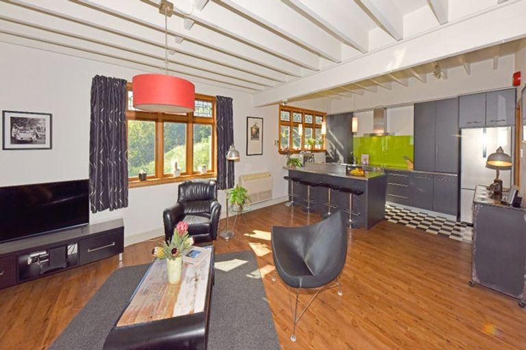 Photo of property in 35 Reserve Terrace, Lyttelton, 8082