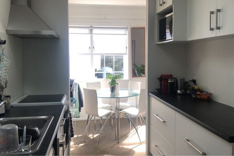 Photo of property in 6 Philip Place, Hillcrest, Auckland, 0627