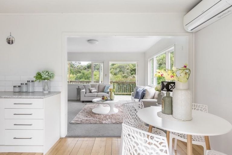 Photo of property in 9 Hellyers Street, Birkdale, Auckland, 0626