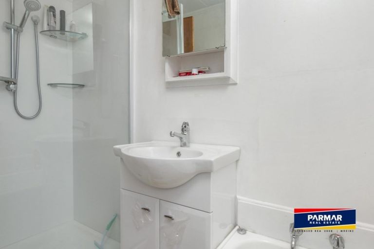 Photo of property in 2/2 Sharland Avenue, Manurewa, Auckland, 2102