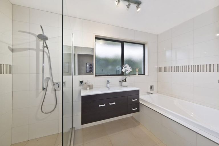 Photo of property in 12 Heaphy Place, Casebrook, Christchurch, 8051