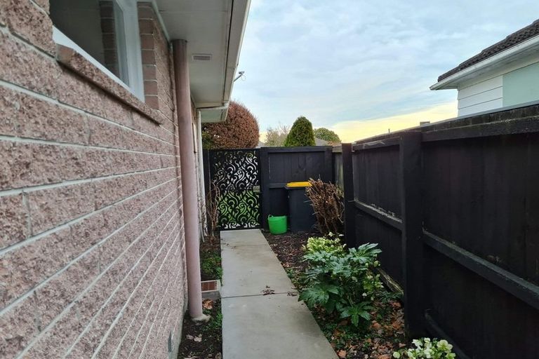 Photo of property in 2/186a Wairakei Road, Bryndwr, Christchurch, 8053