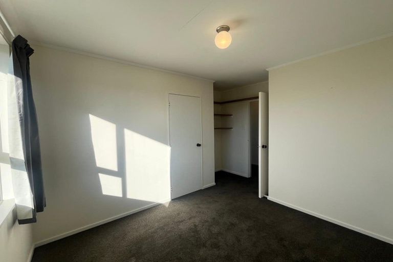 Photo of property in 4 Tiller Close, Kelvin Grove, Palmerston North, 4414