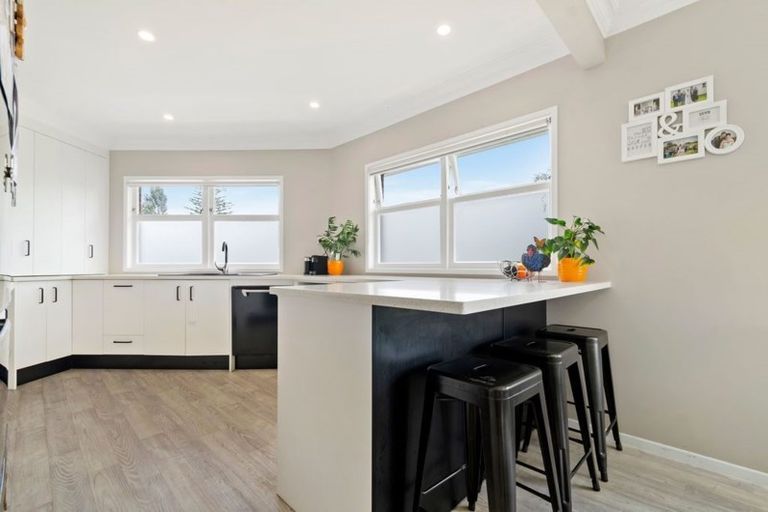 Photo of property in 8 Halberg Street, Papakura, 2110