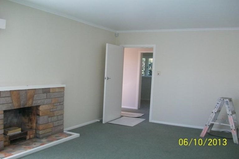 Photo of property in 8 Fairdene Avenue, Henderson, Auckland, 0610