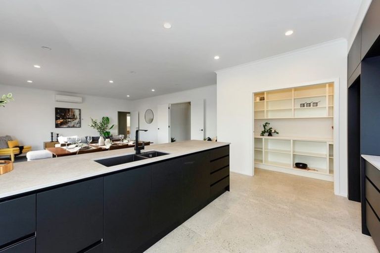 Photo of property in 1 Bosun Place, Te Atatu Peninsula, Auckland, 0610