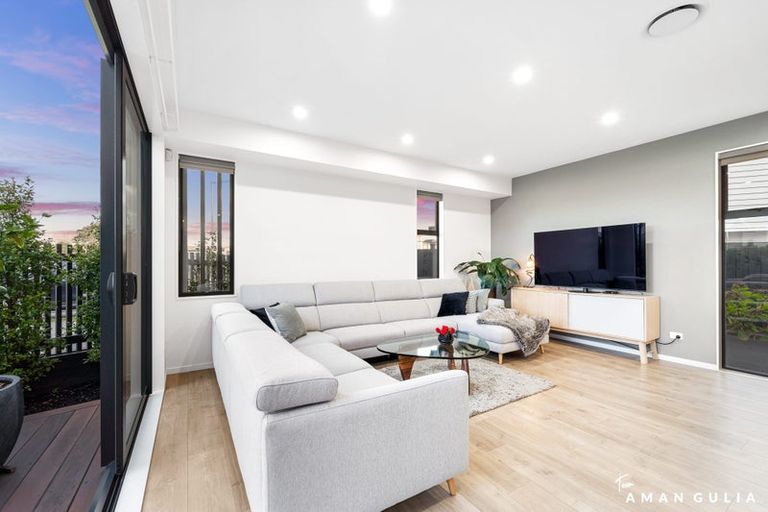 Photo of property in 90 Joshua Carder Drive, Hobsonville, Auckland, 0616