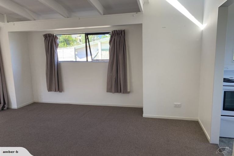 Photo of property in 18 Loughanure Place, Massey, Auckland, 0614