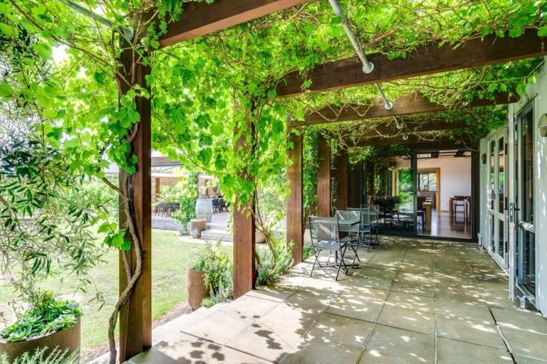 Photo of property in 275 Te Mata Road, Havelock North, 4294