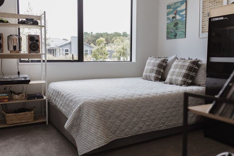 Photo of property in 9 Kaiwaru Place, Waikanae, 5036