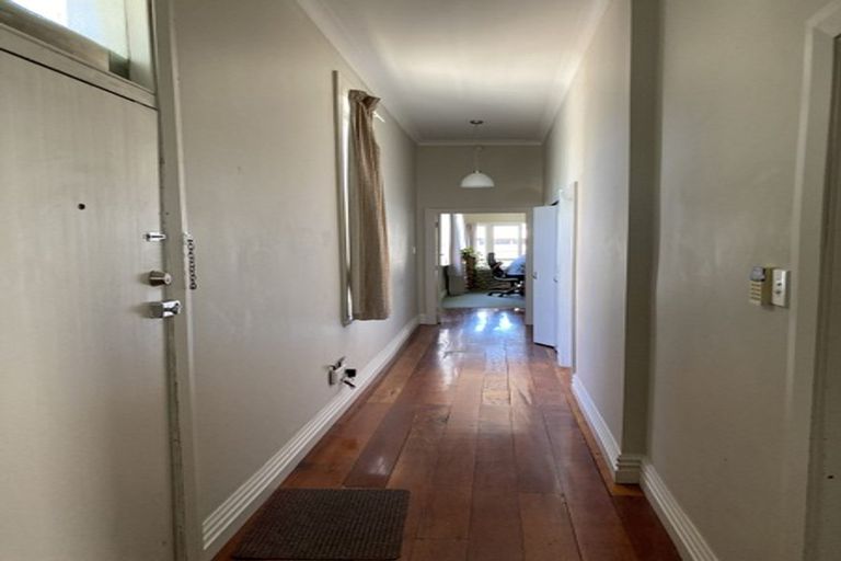 Photo of property in 3 Carrington Street, Mount Cook, Wellington, 6021