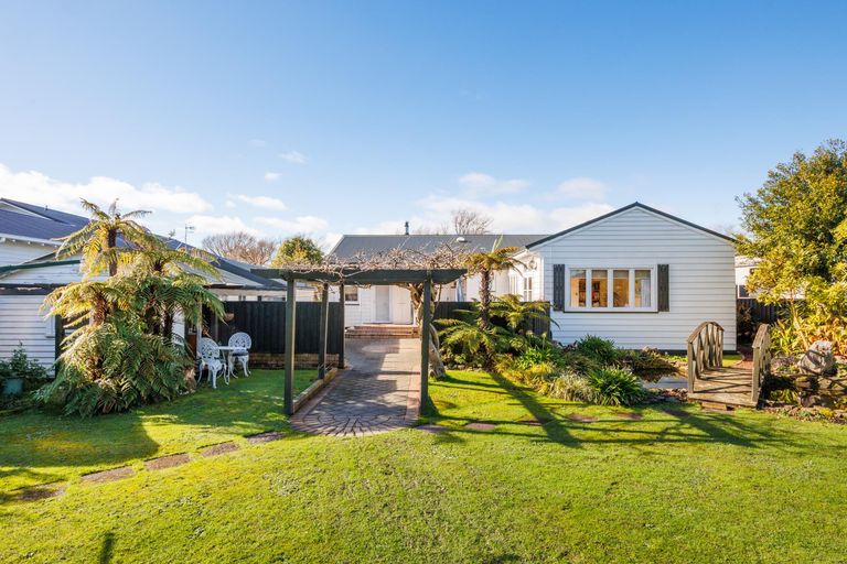 Photo of property in 21 Karina Terrace, Roslyn, Palmerston North, 4414