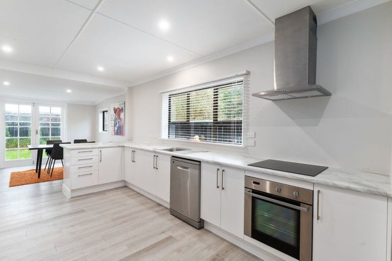 Photo of property in 91 Broadway, Carterton, 5713