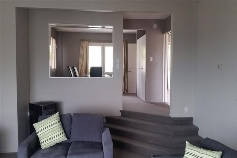 Photo of property in 20 Drayton Drive, Mount Pleasant, Christchurch, 8081