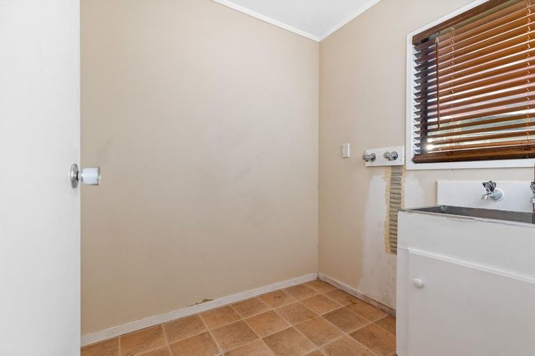 Photo of property in 40 West Harbour Drive, West Harbour, Auckland, 0618