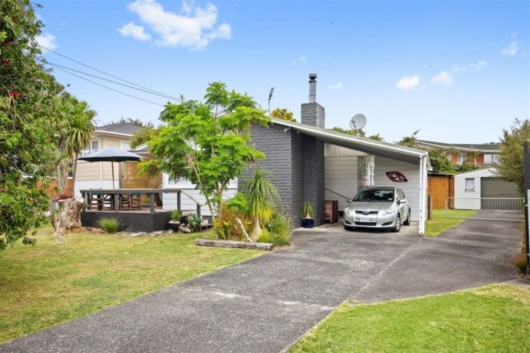 Photo of property in 11 Halberg Street, Papakura, 2110