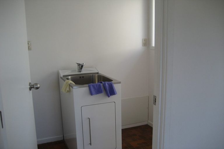 Photo of property in 2/14 Trafalgar Road, Milford, Auckland, 0620