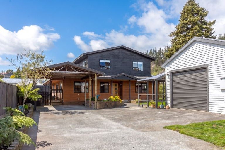 Photo of property in 55 Moeraki Road, Maoribank, Upper Hutt, 5018