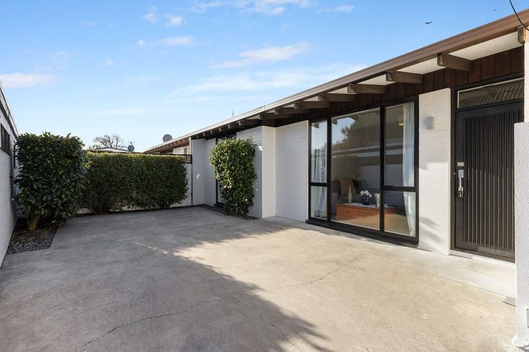 Photo of property in 2/67a Saint Albans Street, St Albans, Christchurch, 8014