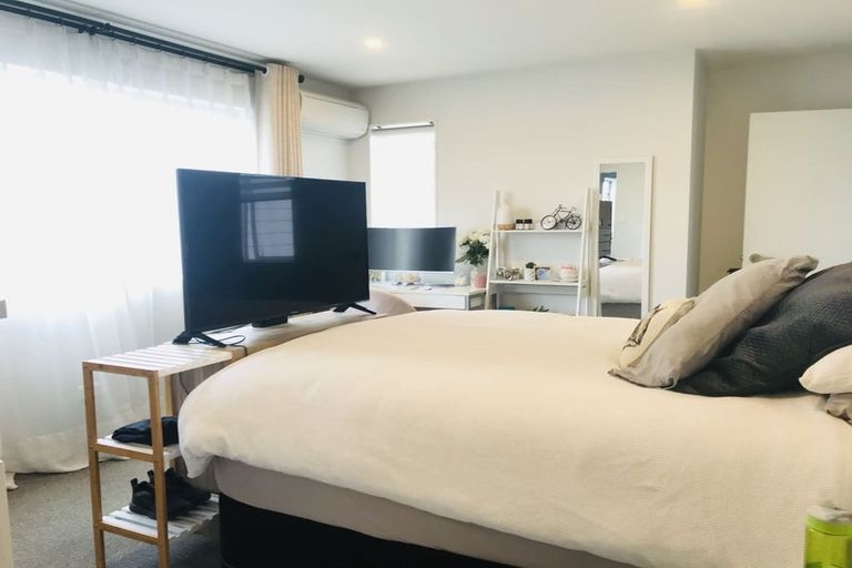 Photo of property in 29 Greenfinch Road, Hobsonville, Auckland, 0616