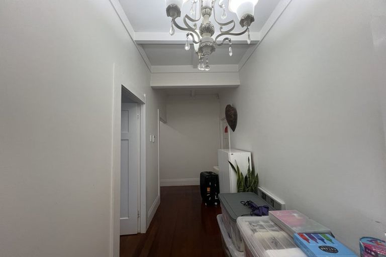 Photo of property in 30 Niccol Avenue, Narrow Neck, Auckland, 0624