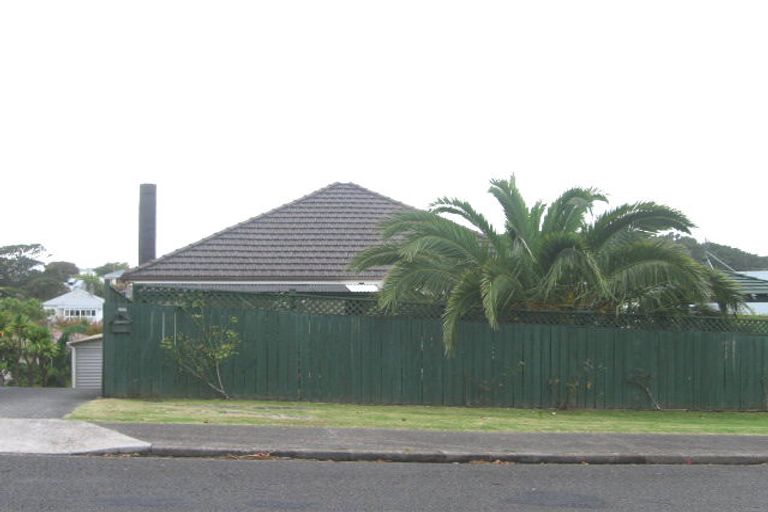 Photo of property in 50a Colonial Road, Birkenhead, Auckland, 0626