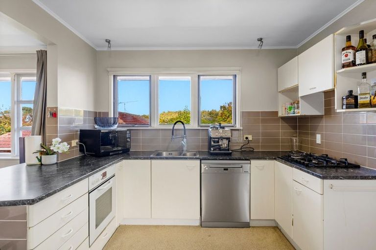 Photo of property in 1/10 Stanaway Street, Hillcrest, Auckland, 0627