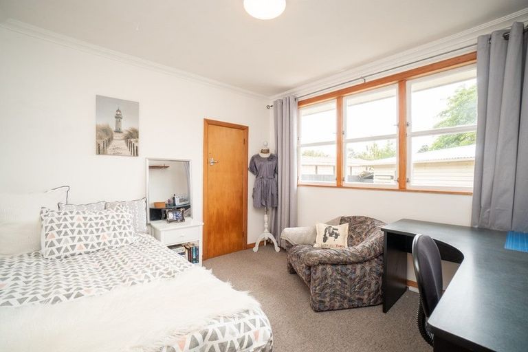 Photo of property in 8 Flint Street, Milson, Palmerston North, 4414