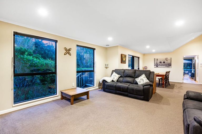 Photo of property in 48 Sailmaker Close, Whitby, Porirua, 5024