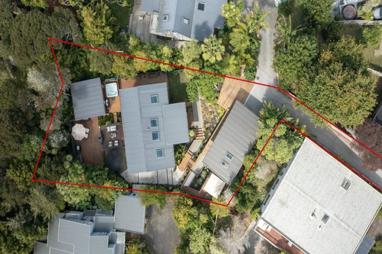 Photo of property in 5 Titiwai Place, Birkenhead, Auckland, 0626