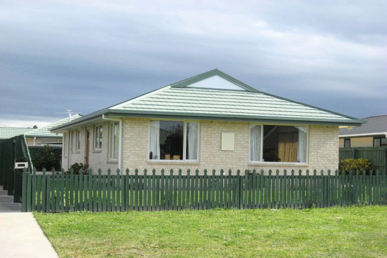 Photo of property in 18a Camleigh Close, Kaiapoi, 7630