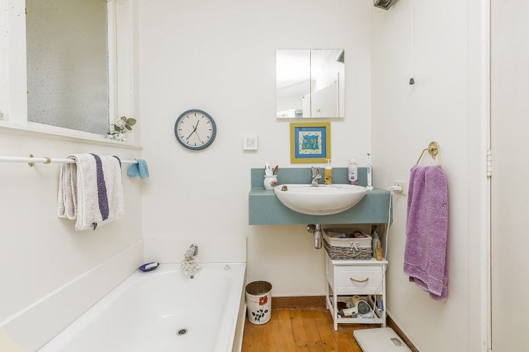 Photo of property in 10a Dundas Street, Seatoun, Wellington, 6022