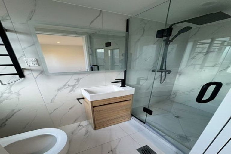 Photo of property in 7/25 Taikata Road, Te Atatu Peninsula, Auckland, 0610