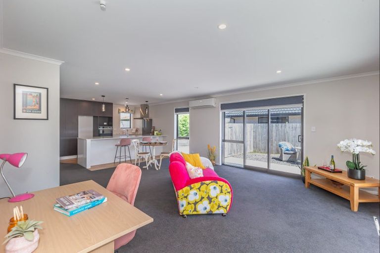 Photo of property in 30 Queenwood Road, Levin, 5510