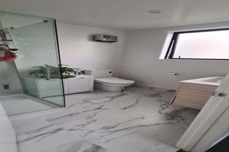 Photo of property in 10/41 Kervil Avenue, Te Atatu Peninsula, Auckland, 0610