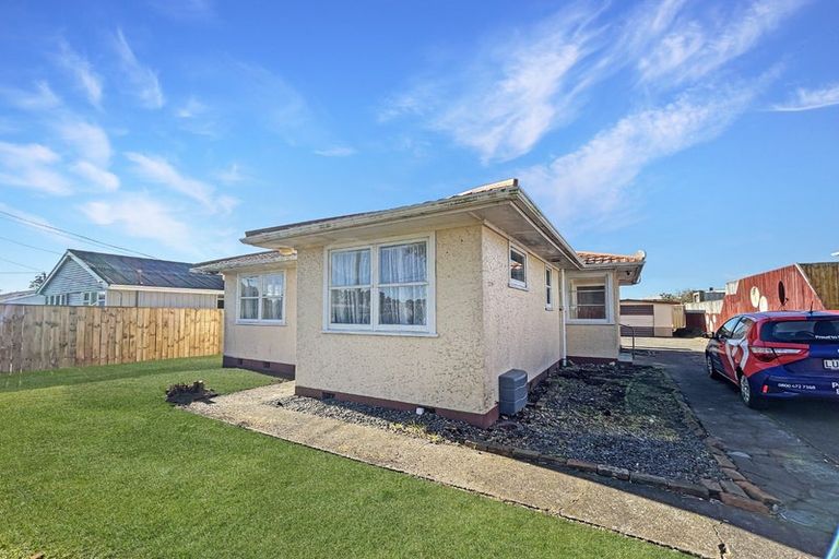 Photo of property in 38 Miro Street, Castlecliff, Whanganui, 4501