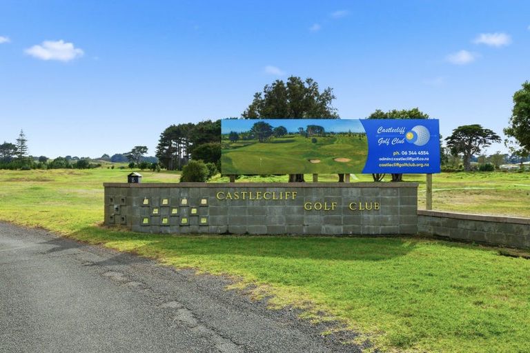 Photo of property in 2 Awatea Street, Castlecliff, Whanganui, 4501