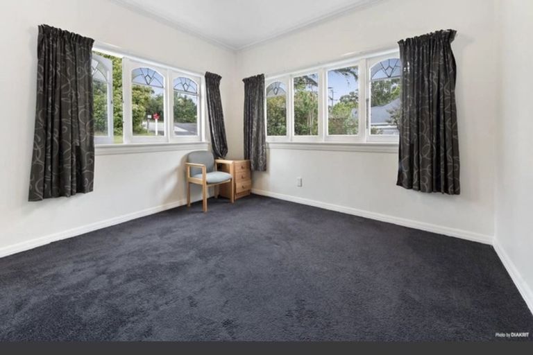 Photo of property in 249 Golf Road, Titirangi, Auckland, 0604