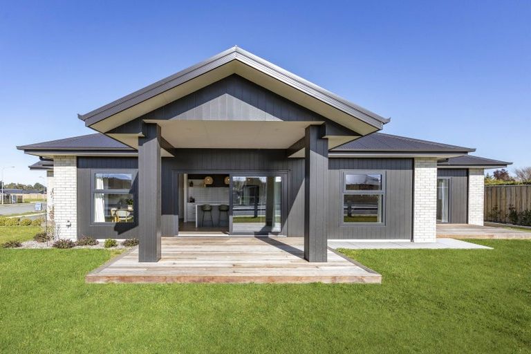 Photo of property in 2 Benn Street, Amberley, 7410