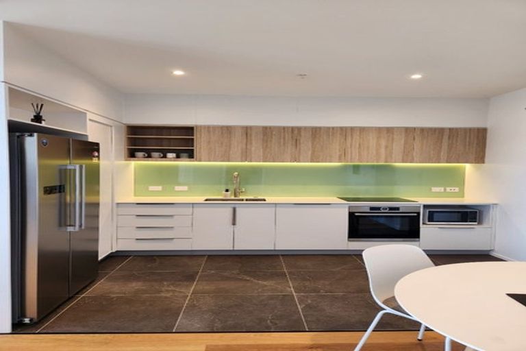 Photo of property in 1 Buscomb Avenue, Henderson, Auckland, 0610