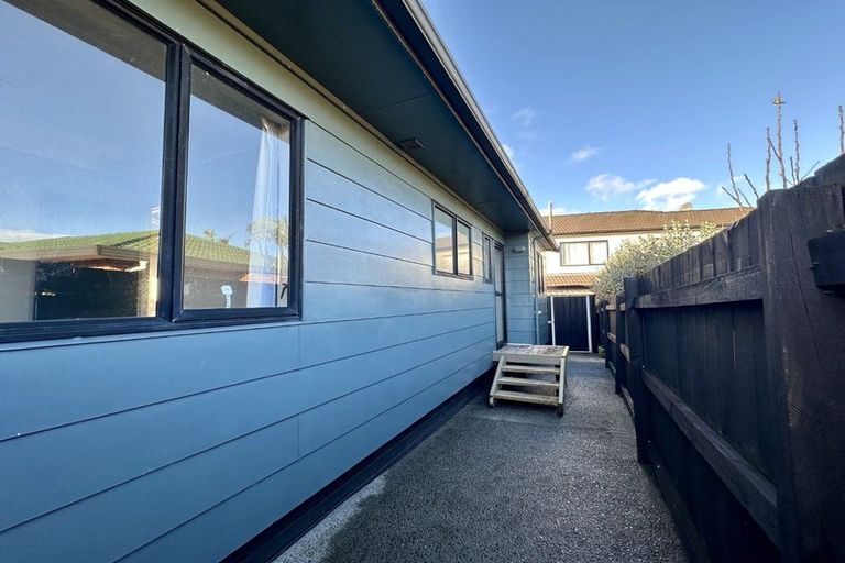 Photo of property in 19a Glenhaven Place, Te Atatu Peninsula, Auckland, 0610