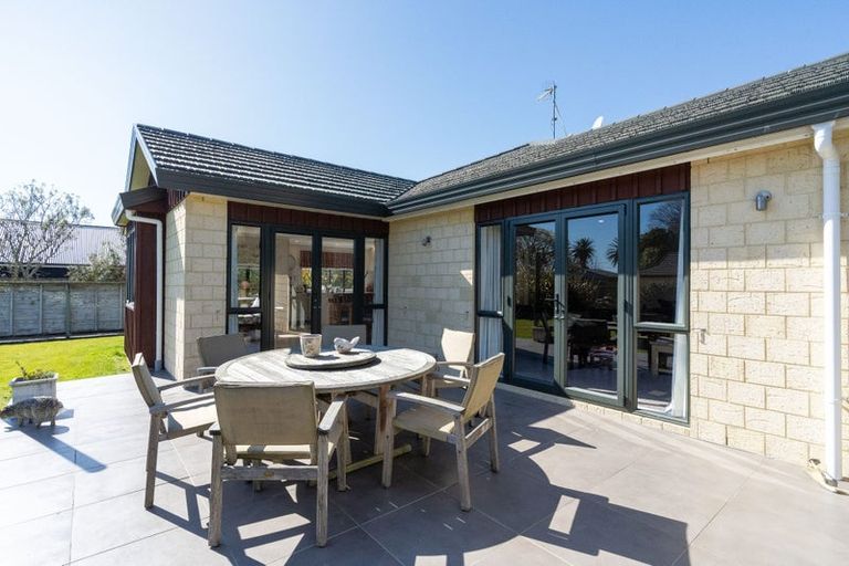 Photo of property in 6 Burnfield Way, Levin, 5510