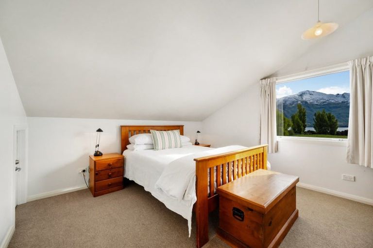 Photo of property in 302 Beacon Point Road, Wanaka, 9305