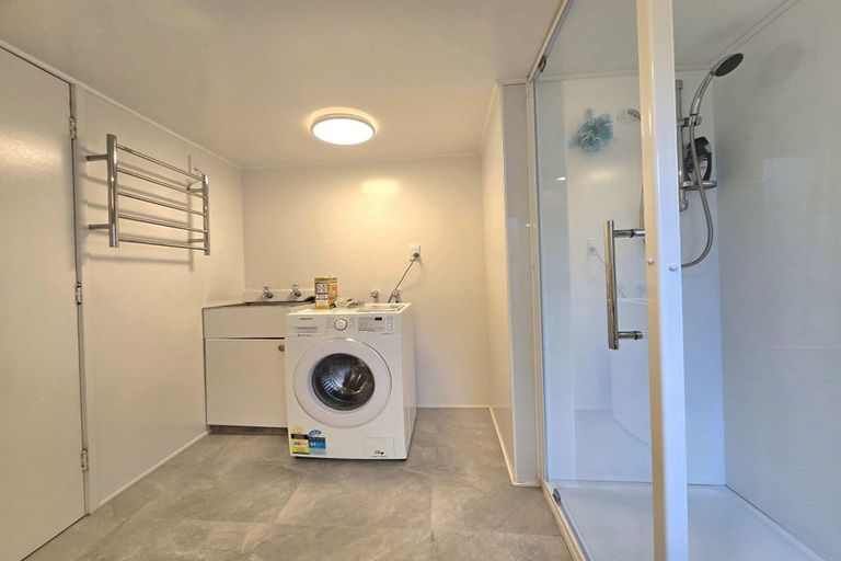 Photo of property in 33 Alidade Place, Massey, Auckland, 0614