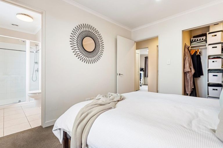 Photo of property in 34 Gunner Drive, Te Atatu Peninsula, Auckland, 0610